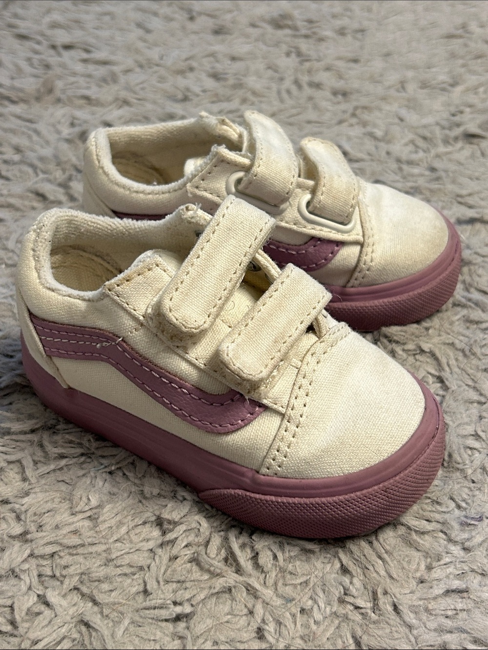 Vans Kids White Canvas Sneakers with Lilac Trim and Rubber Sole